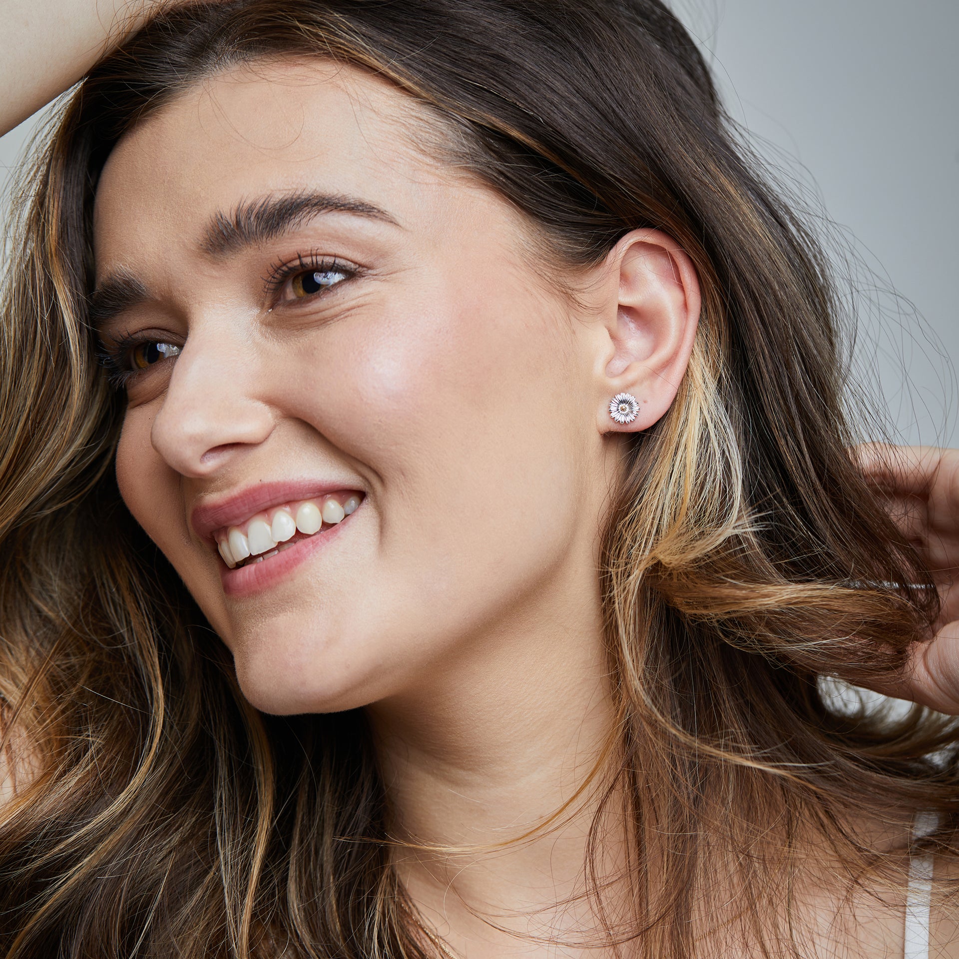 White & Yellow Gold Daisy Earrings